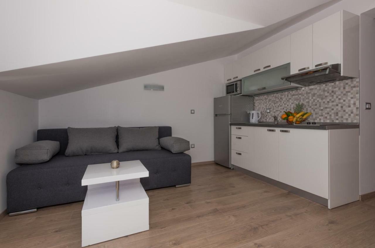 Apartmani Vujcic Makarska Exterior photo