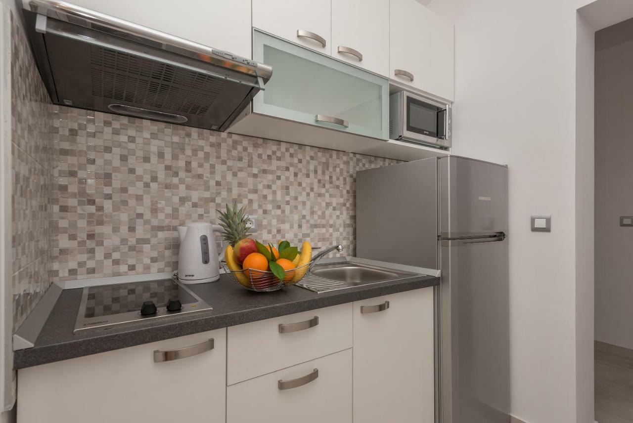 Apartmani Vujcic Makarska Exterior photo