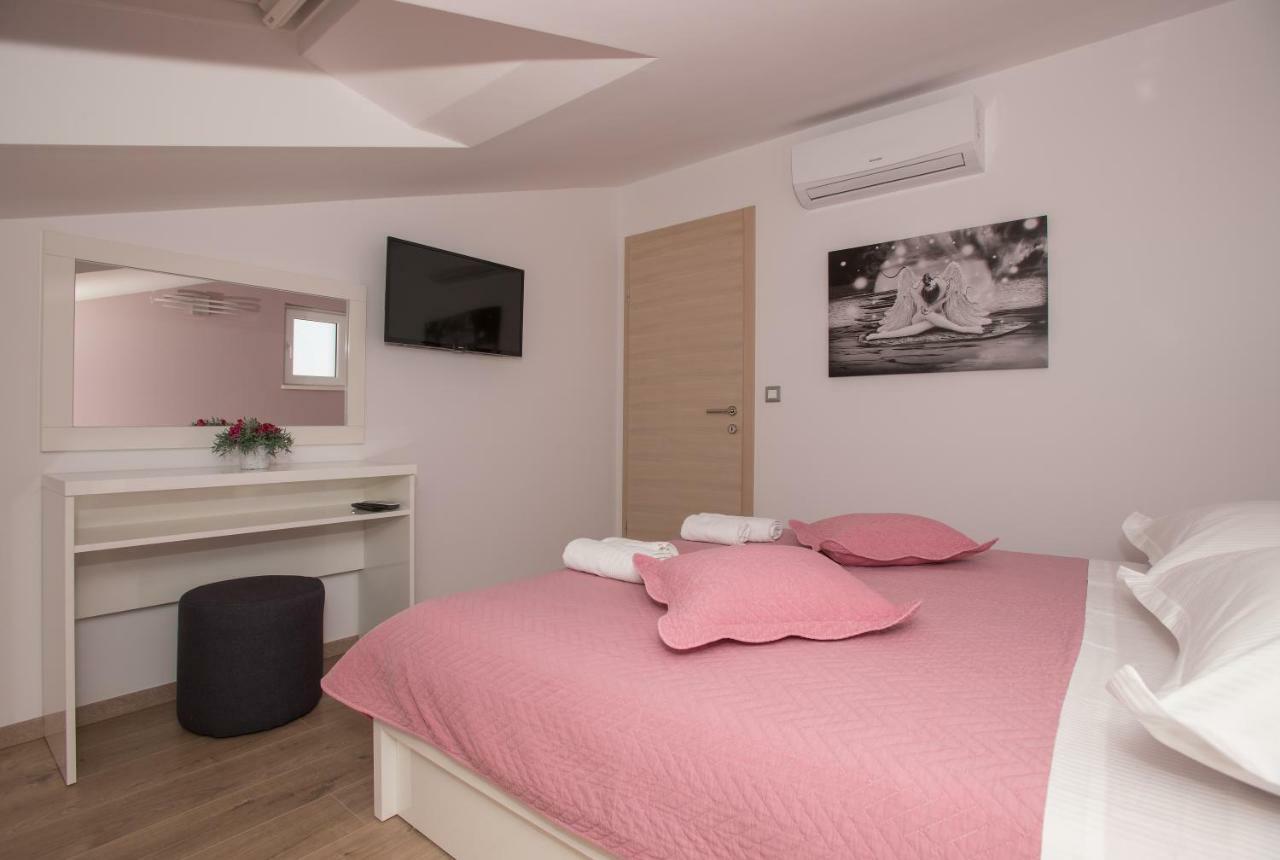 Apartmani Vujcic Makarska Exterior photo