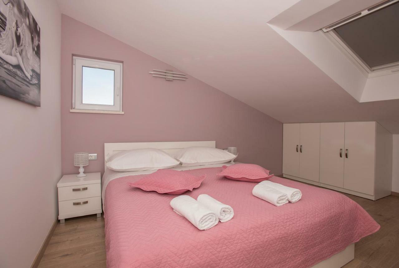 Apartmani Vujcic Makarska Exterior photo
