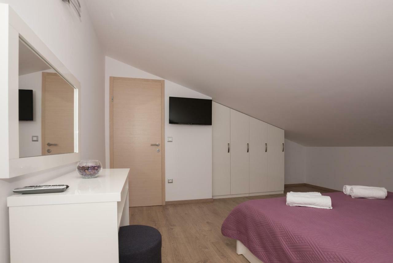 Apartmani Vujcic Makarska Exterior photo